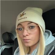 Je peux aidé aux devoirs, sur des cours de maths, histoire géographie. Pour des primaires, collégiens